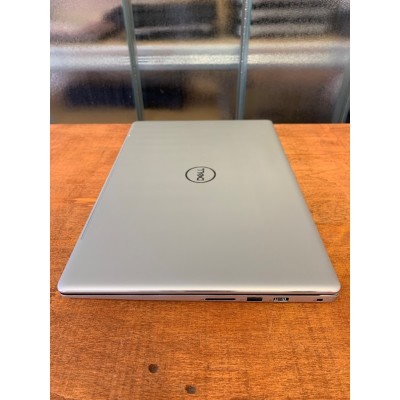Dell Inspiron 15 7570 i5 / 250GB / 8GB RAM / IPS
